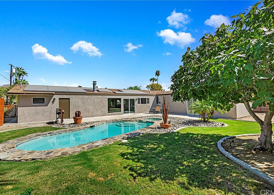 1st image of 51525 Avenida Mendoza