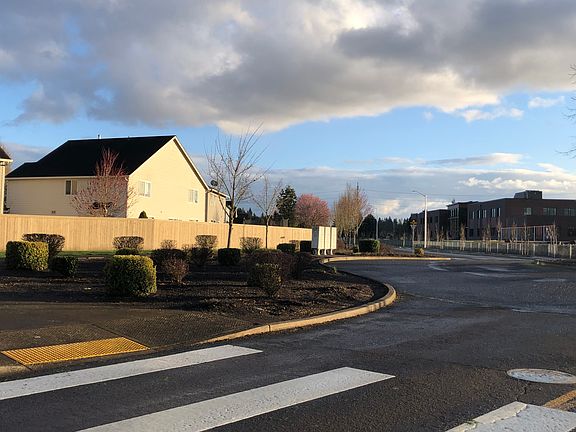 3rd image of 4118 NE 165th Ave