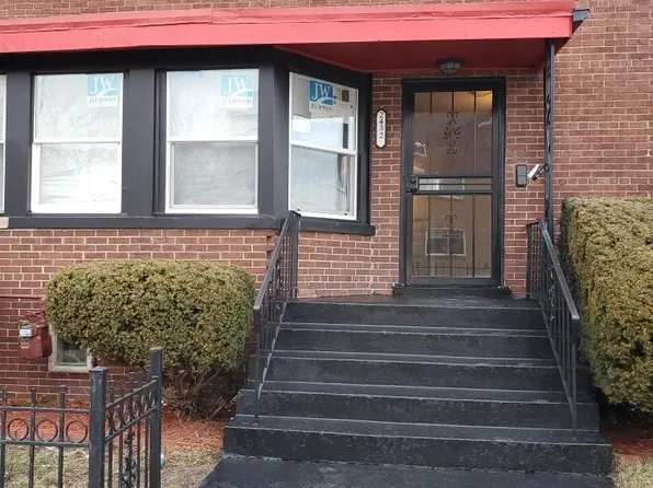 2432 E 73rd St, Chicago, IL 60649