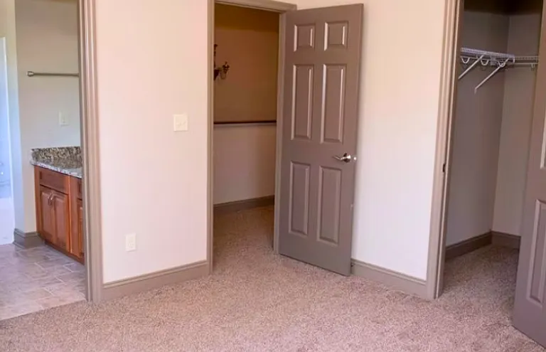 210 W Cranford Ave — Photo 63