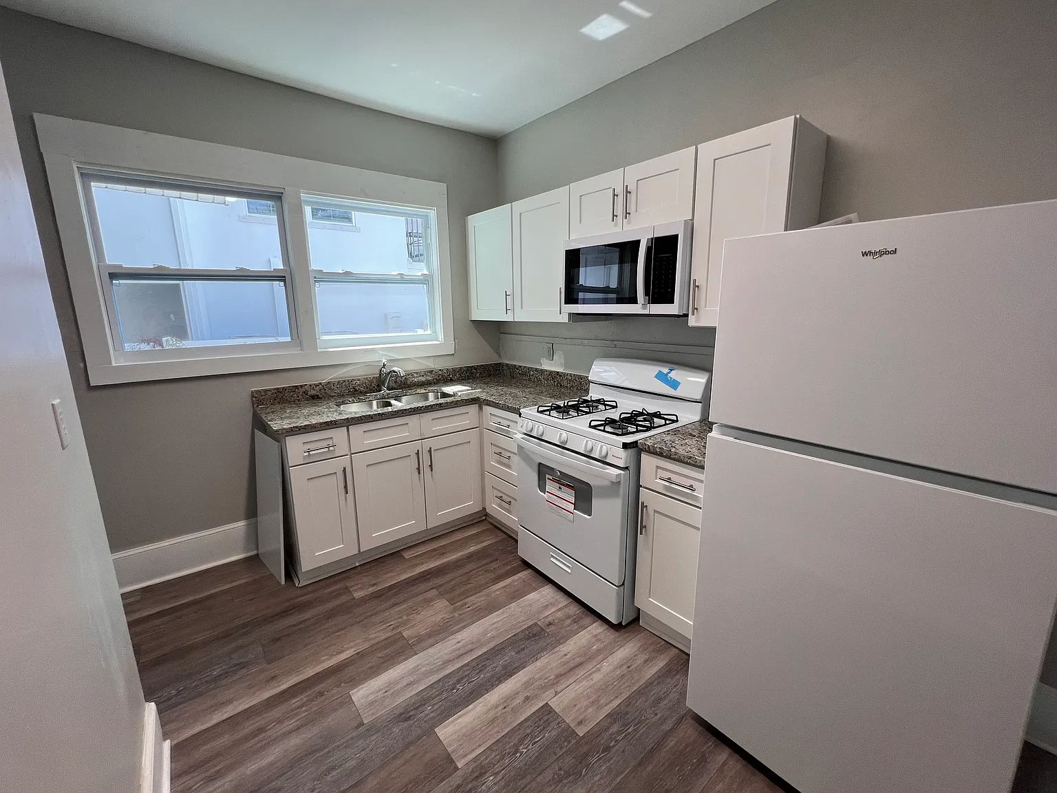 2 bed, 736 sqft, $1,895 — Photo 4