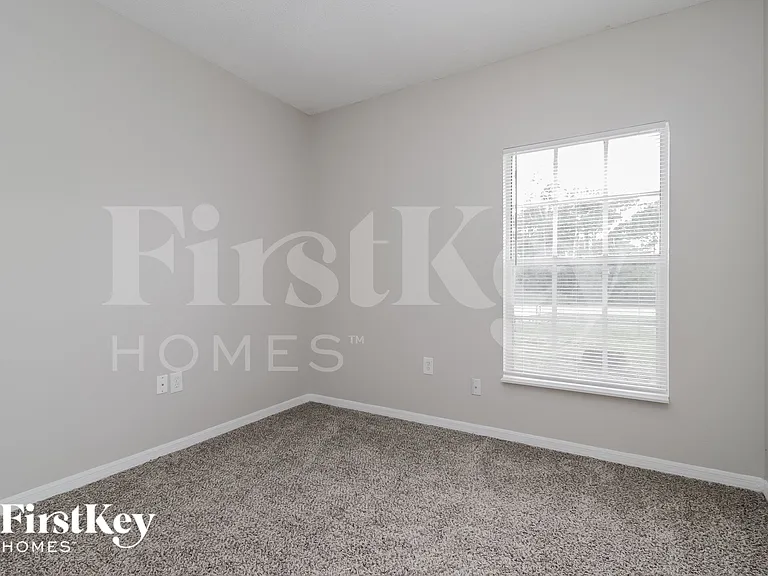 1205 Schumann Dr — Photo 10