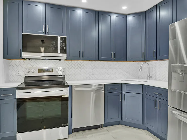 525 E 78th St #2 — Photo 7