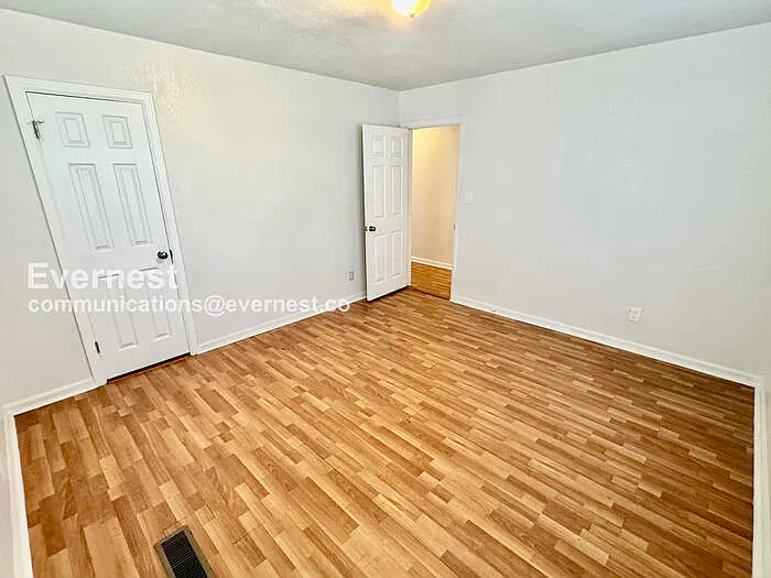 1637 S Indianapolis Ave — Photo 18