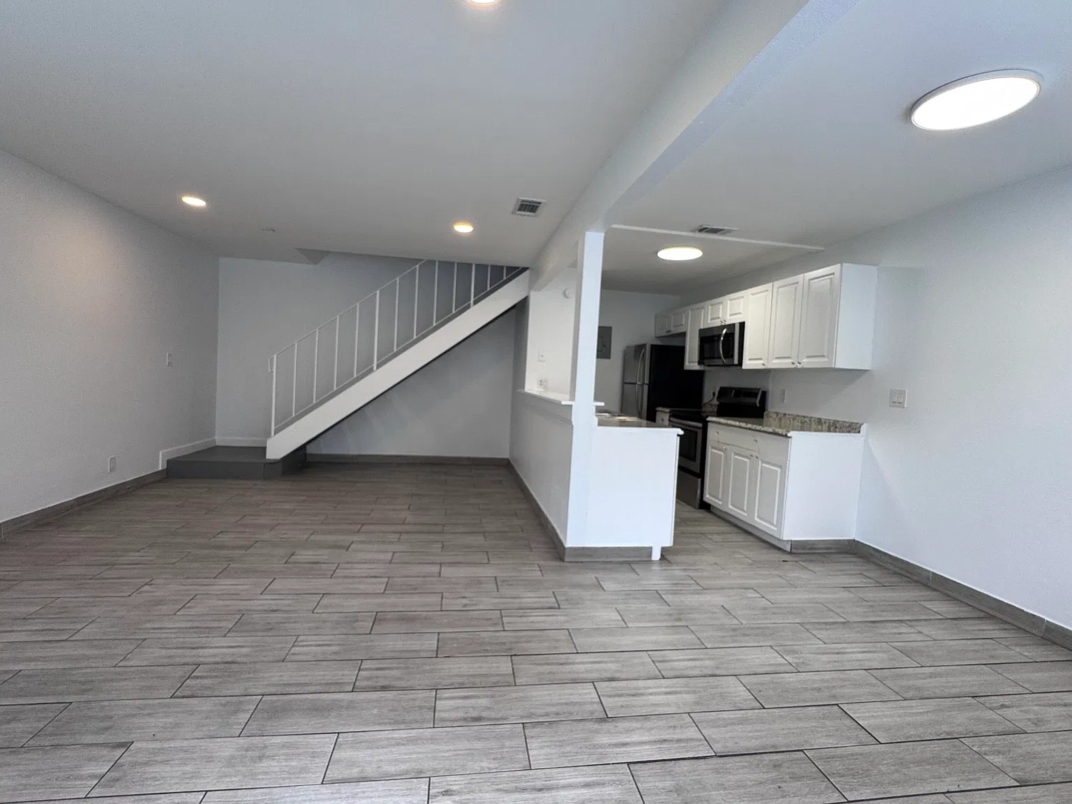 2 bed, 1.0 bath, 980 sqft, $1,850 — Photo 2