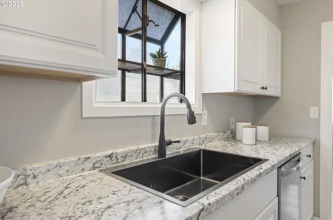 7915 N Exeter Ave — Photo 14