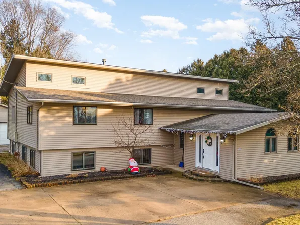 2850 Kennely Rd, Saginaw, MI 48609