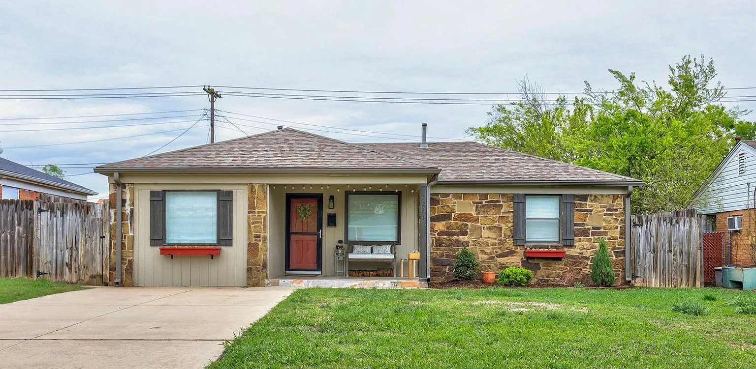 2221 Carlisle Rd — Photo 1