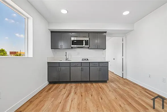 219 E 87th St #204 — Photo 31