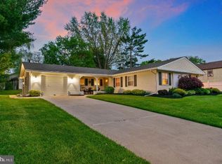 35 Elderberry Ln, Willingboro, NJ 08046