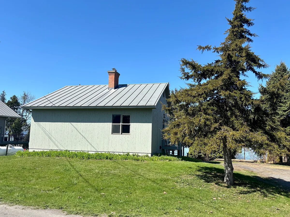 Front of Home - 10 Champlain Lndg #6