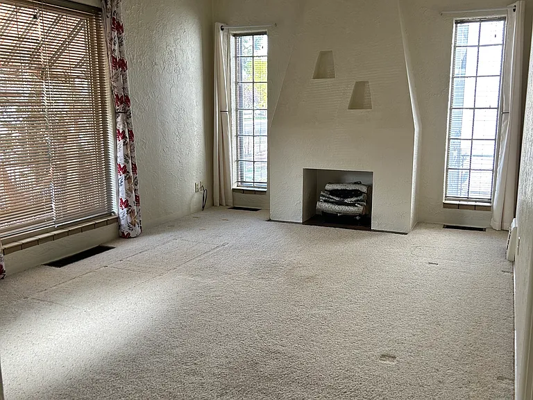 3915 Warren Ave #2 — Photo 4