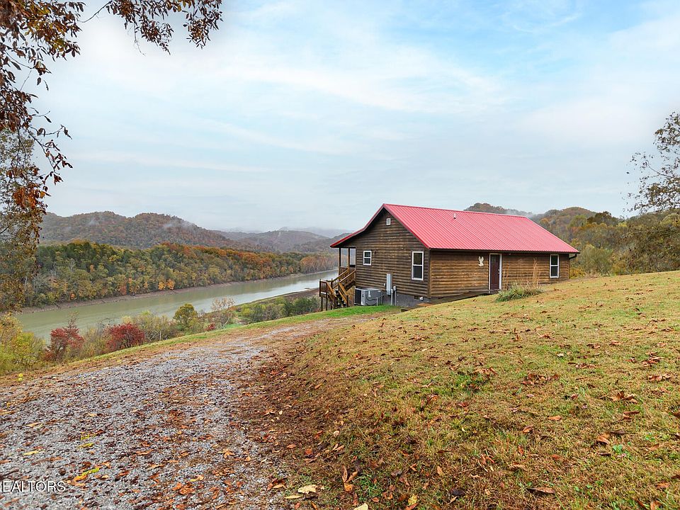 1st image of 361 Holiday Ln
