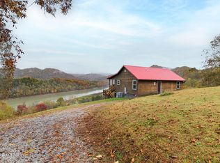 361 Holiday Ln, Tazewell, TN 37879