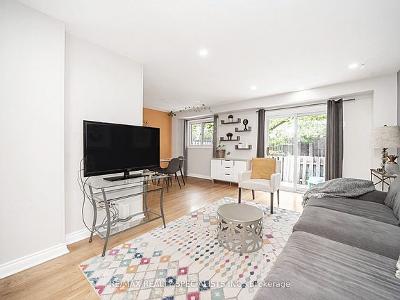 3rd image of 20 Enmount Dr