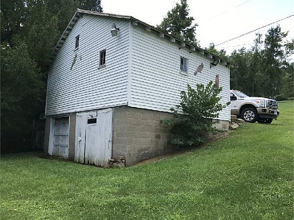 3rd image of 323 McGhee Ln