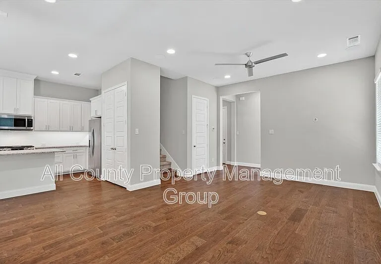 6330 Oakbend Cir — Photo 3