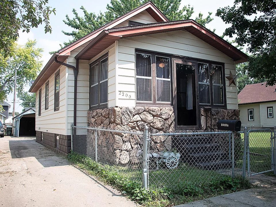 1st image of 2200 7th Ave