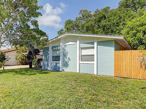 3rd image of 2923 Sherwood Lane