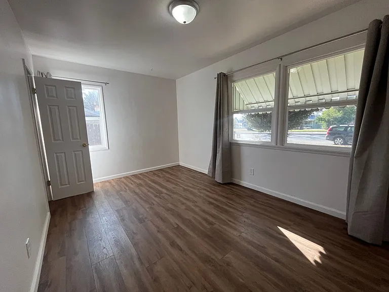 1086 Palm Ave — Photo 11