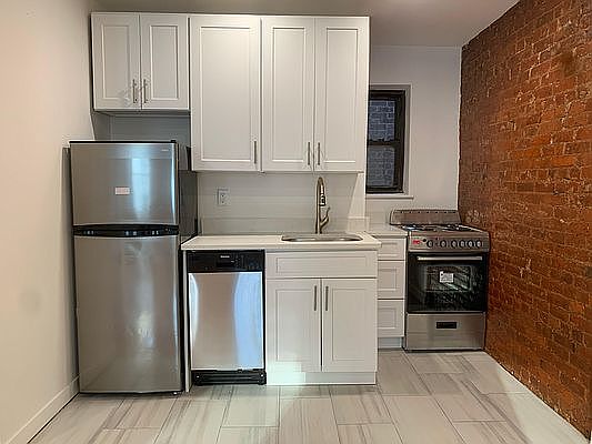 2nd image of 234 E 52nd St APT 4D