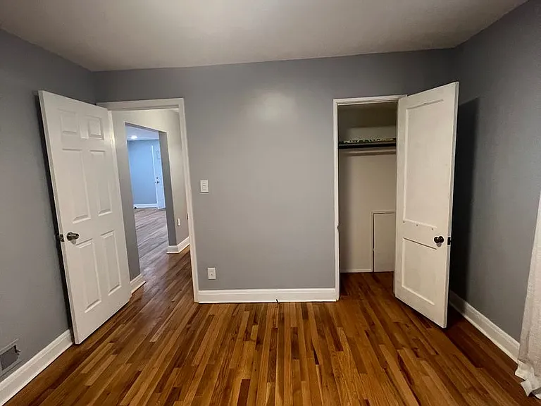2518 Linwood Rd — Photo 10