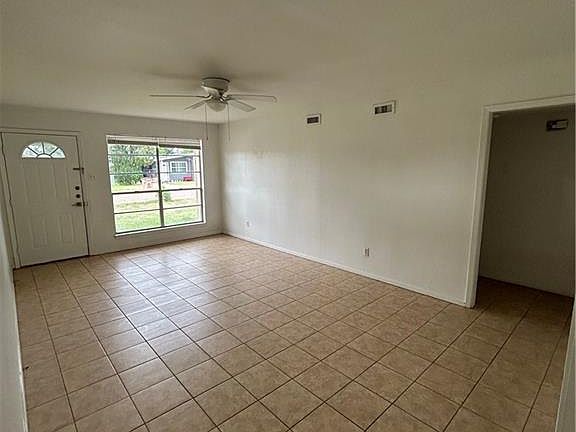 5th image of 1108 Siesta Dr
