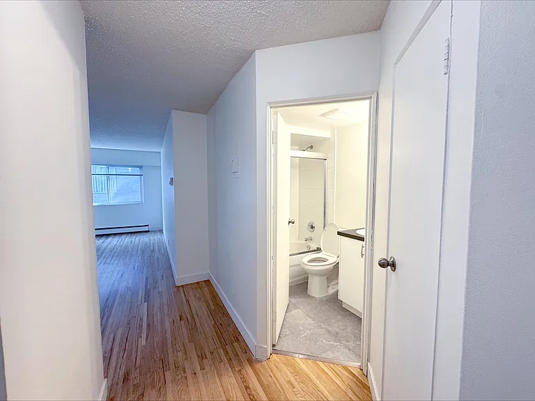 2228 Franklin St #216 — Photo 6