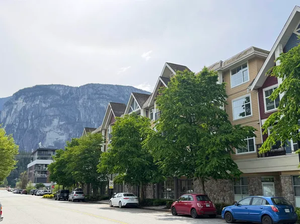 1336 Main St #319, Squamish, BC V8B 0R2