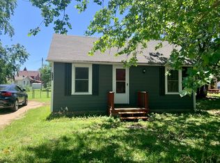 415 W 6th St, Chapman, KS 67431