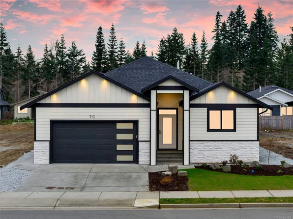 713 Beaver Creek Blvd, Campbell River, BC V9W 0B6