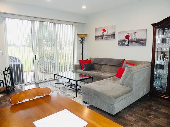 4th image of 1526 Golfview Ct