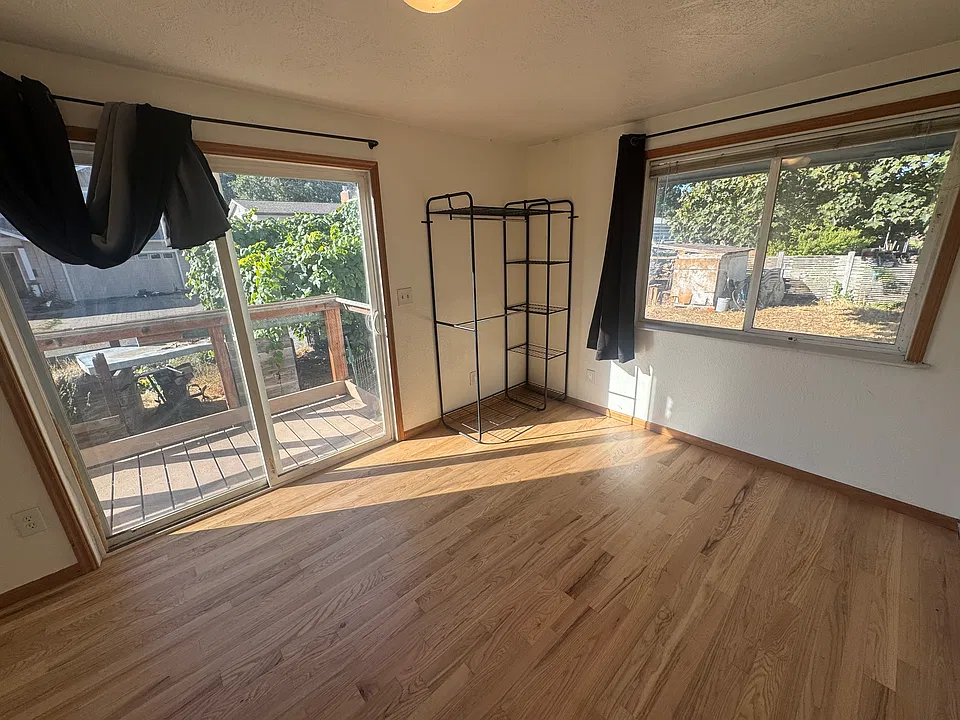 1949 S Denver Ave #1