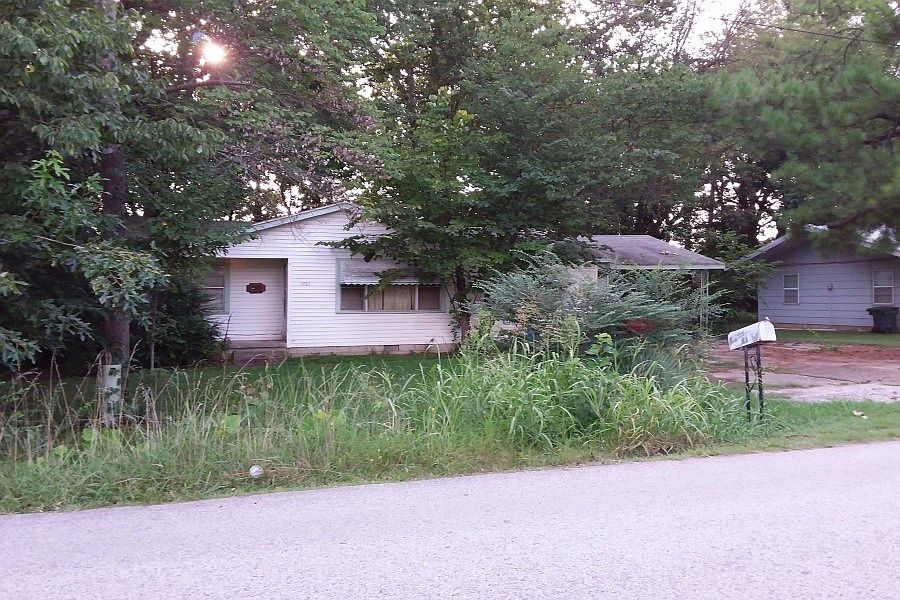 1st image of 1701 N Sang Ave