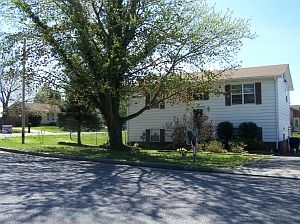 3rd image of 639 Applewood St NE