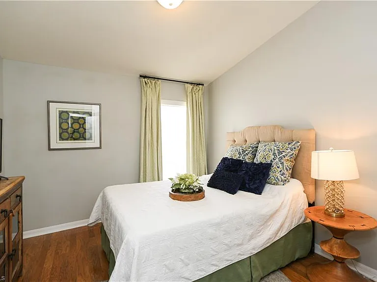 960 Hampton Cir #80 — Photo 43