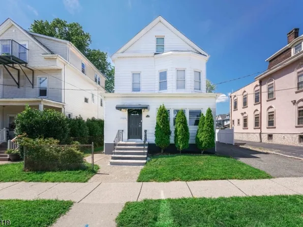93 1St St, Clifton City, NJ 07011