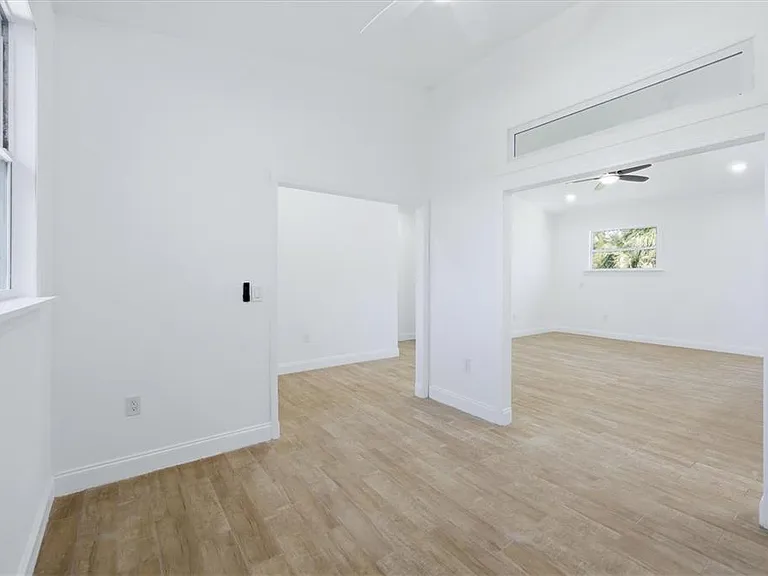 6 Bank Ct — Photo 8