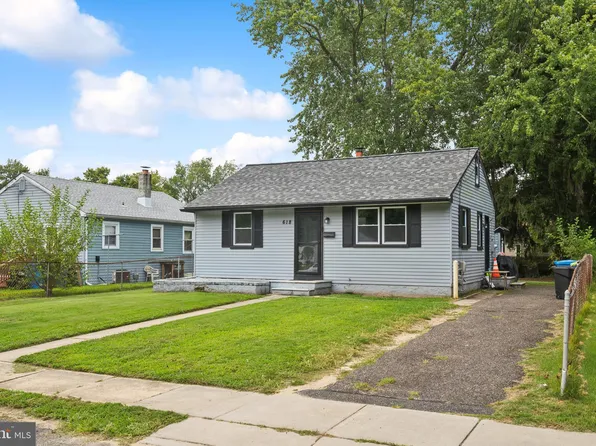 618 N New St, Clayton, NJ 08312