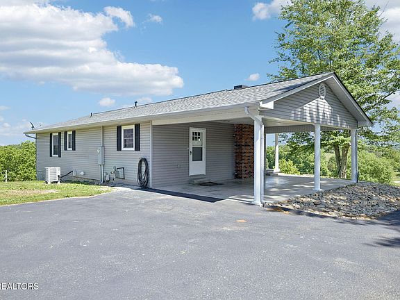 4th image of 2245 Pinecrest Rd