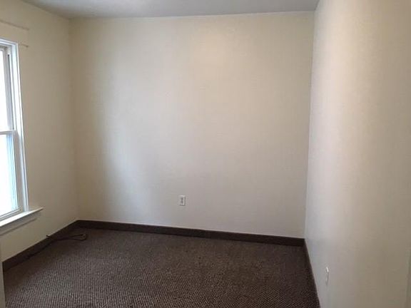 2nd image of 936-38 E 26th St