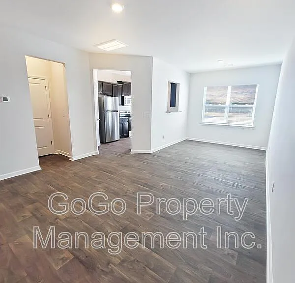 1355 Wunder Way — Photo 2