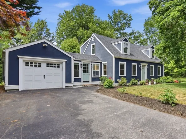 16 Lincoln Ave, Plainville, MA 02762