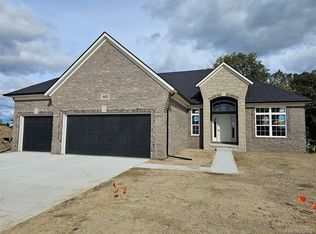 50418 Timberstone Dr, Macomb, MI 48042