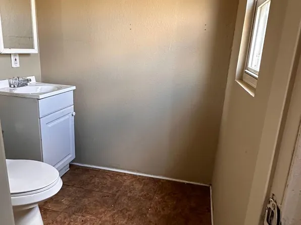3902 Wabash Ave, Kansas City, MO 64130