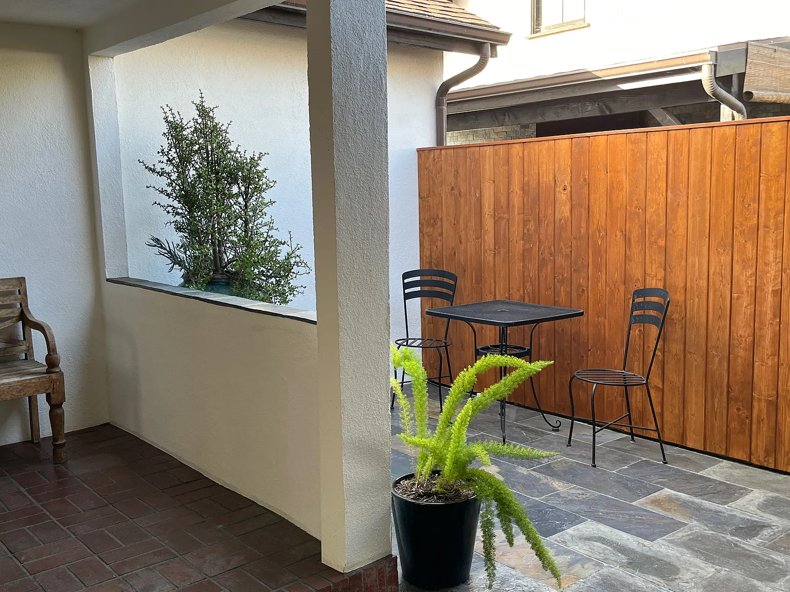 2 bed, 900 sqft, $4,000 — Photo 3