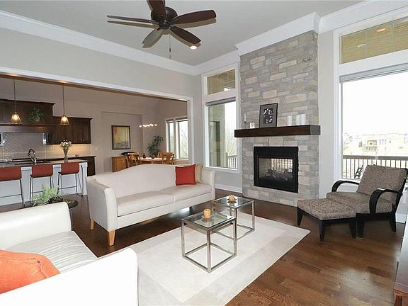 3rd image of 11732 W 164th Pl