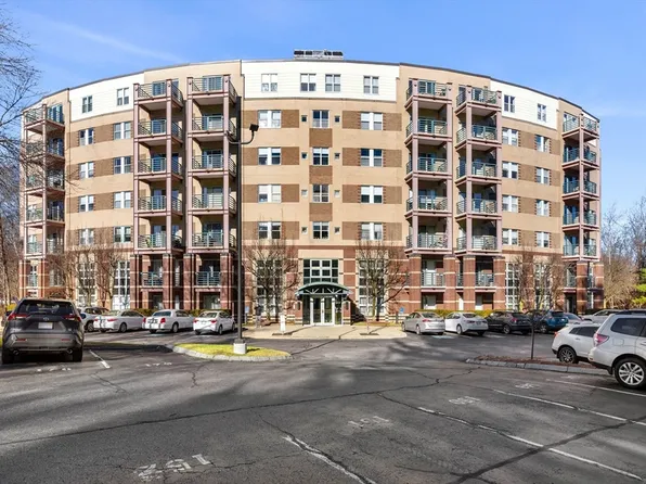 273 Cambridge Rd APT 703, Woburn, MA 01801