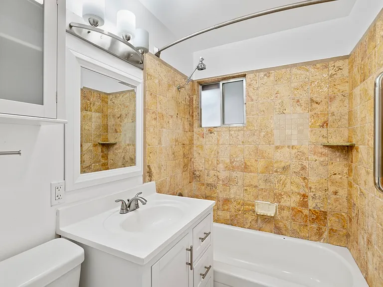 2622 Tartan Dr — Photo 9
