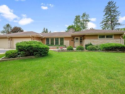 1603 W Zedler LANE, Mequon, WI, 53092